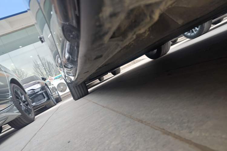 Used Leapmotor C01 2024 Range-Extended 316 Deluxe Edition Right Side Sill