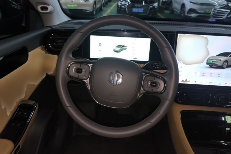 Used Leapmotor C01 2024 All-Electric 625 Deluxe Edition Steering Wheel