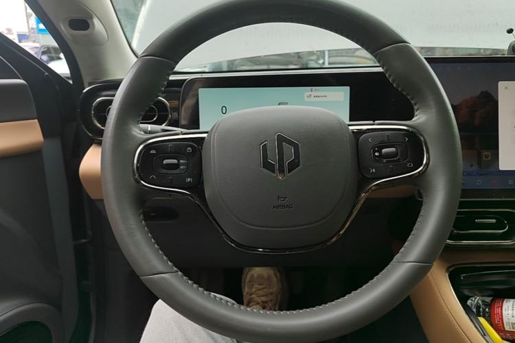 Used Leapmotor C01 2024 All-Electric 625 Deluxe Edition Steering Wheel