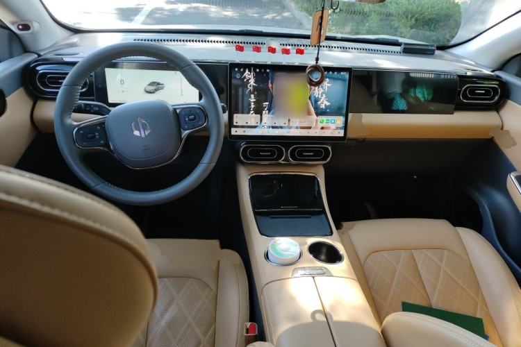 Used Leapmotor C01 2024 Pure Electric 525 Luxury Edition Center Console