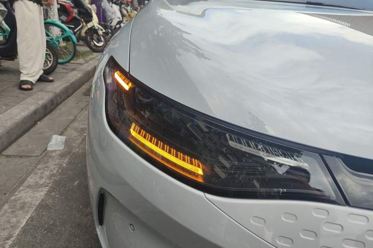 Used Leapmotor C01 2024 Range-Extended 316 Deluxe Edition Right Front Headlight