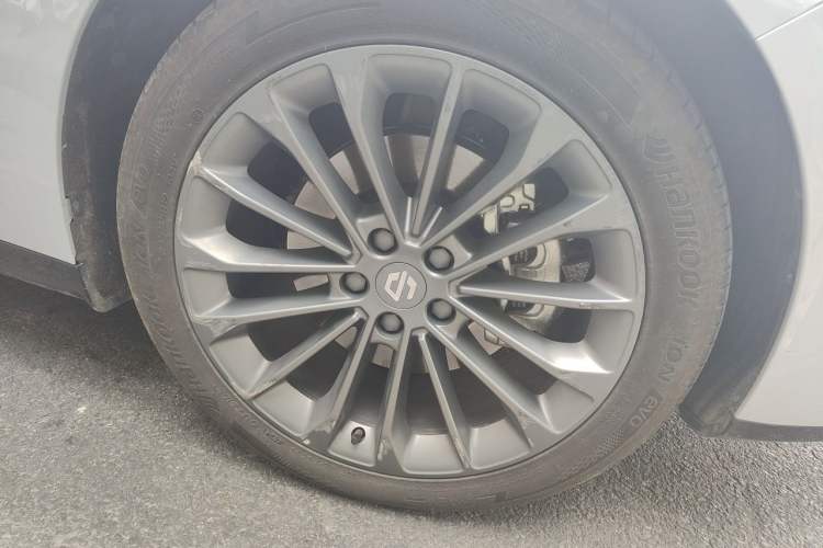 Used Leapmotor C01 2024 Range-Extended 316 Deluxe Edition Right Front Wheel Hub