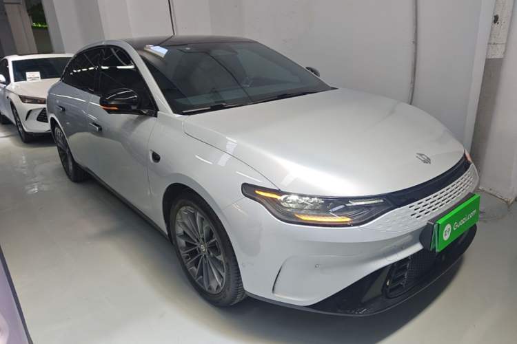 Used Leapmotor C01 2024 Range-Extended 216 Luxury Edition Front Right 45 Deg