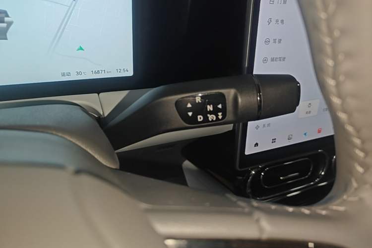 Used Leapmotor C01 2024 Range-Extended 216 Luxury Edition Gear Lever