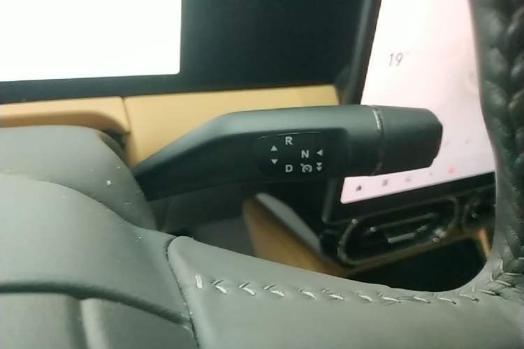 Used Leapmotor C01 2024 Pure Electric 525 Luxury Edition Gear Lever