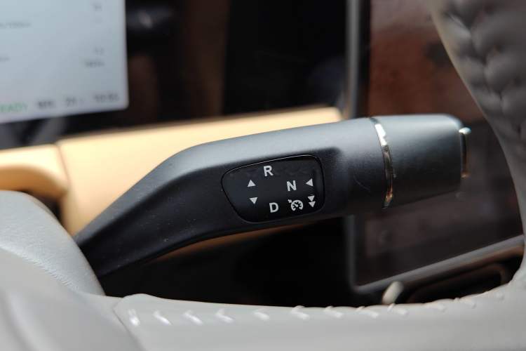 Used Leapmotor C01 2024 Pure Electric 525 Luxury Edition Gear Lever