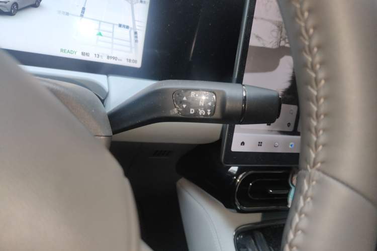 Used Leapmotor C01 2024 Range-Extended 216 Luxury Edition Gear Lever
