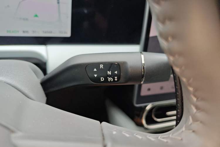 Used Leapmotor C01 2024 Range-Extended 216 Luxury Edition Gear Lever
