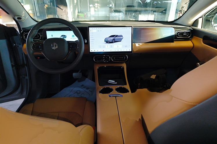 Used Leapmotor C01 2024 Range-Extended 316 Deluxe Edition Interior 2