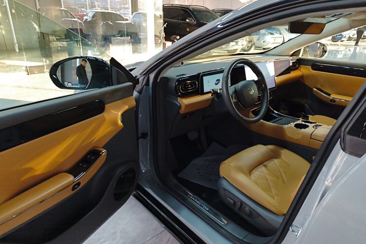 Used Leapmotor C01 2024 Range-Extended 316 Deluxe Edition Interior 3