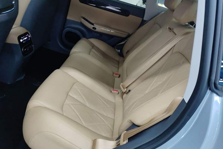 Used Leapmotor C01 2024 Range-Extended 316 Deluxe Edition Interior 4