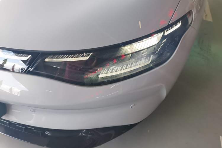 Used Leapmotor C01 2024 Pure Electric 525 Luxury Edition Left Front Headlight