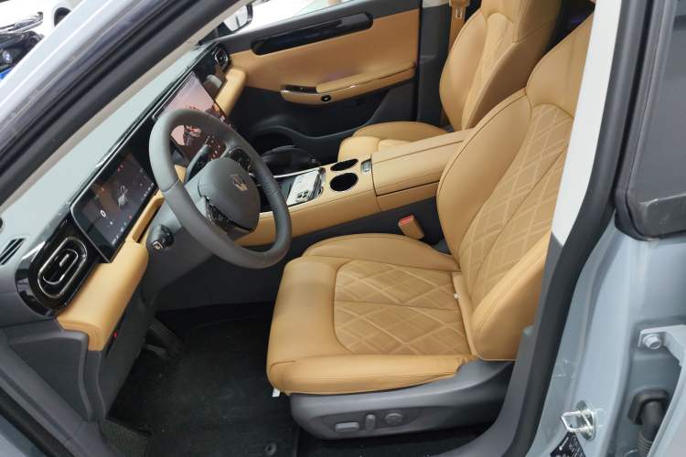 Used Leapmotor C01 2024 Range-Extended 316 Deluxe Edition Left Front Seat