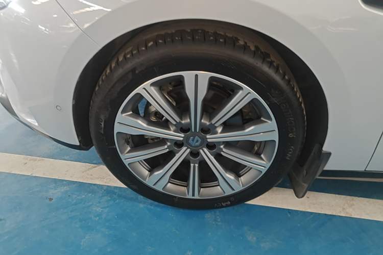 Used Leapmotor C01 2024 Range-Extended 216 Luxury Edition Left Front Wheel Hub