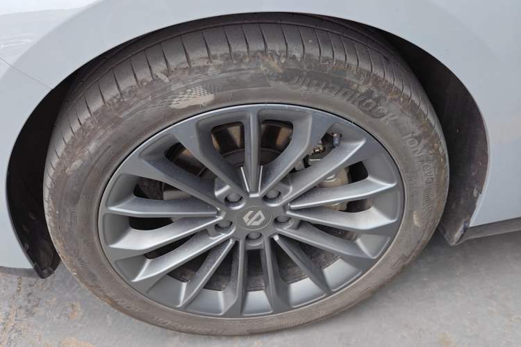 Used Leapmotor C01 2024 Pure Electric 525 Luxury Edition Left Front Wheel Hub