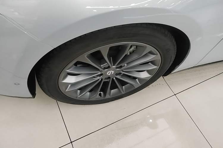 Used Leapmotor C01 2024 Pure Electric 525 Luxury Edition Left Front Wheel Hub