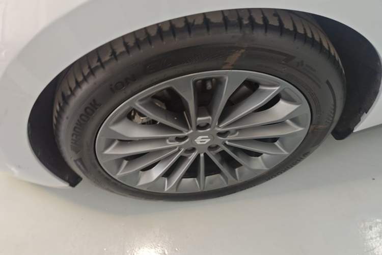 Used Leapmotor C01 2024 Range-Extended 216 Luxury Edition Left Front Wheel Hub