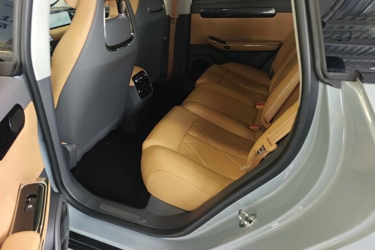 Used Leapmotor C01 2024 Range-Extended 316 Deluxe Edition Left Rear Seat