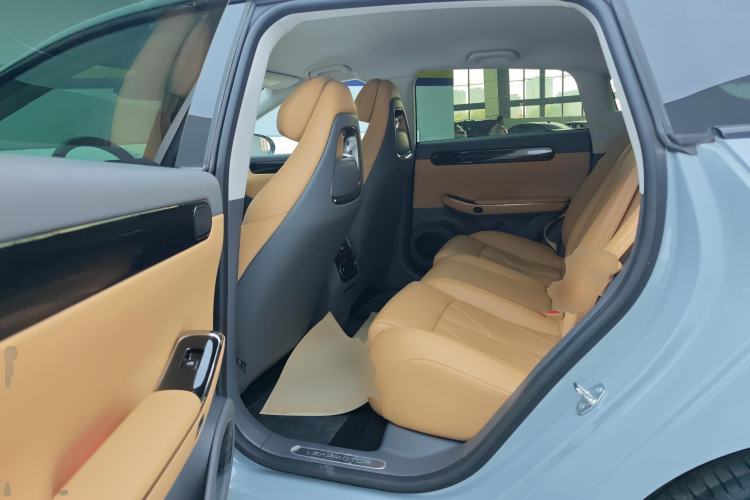 Used Leapmotor C01 2024 Range-Extended 316 Deluxe Edition Left Rear Seat