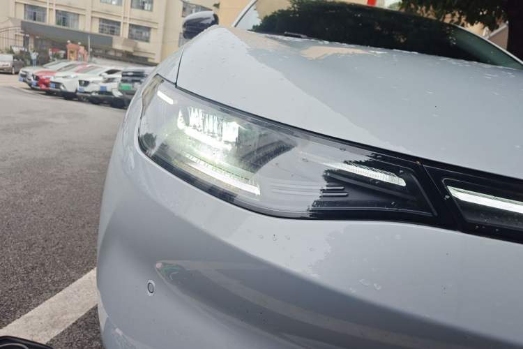 Used Leapmotor C01 2024 Pure Electric 525 Luxury Edition Right Front Headlight