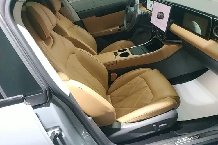 Used Leapmotor C01 2024 Pure Electric 525 Luxury Edition Right Front Seat