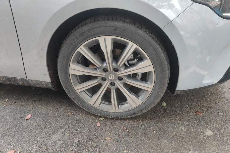 Used Leapmotor C01 2024 Range-Extended 216 Luxury Edition Right Front Wheel Hub