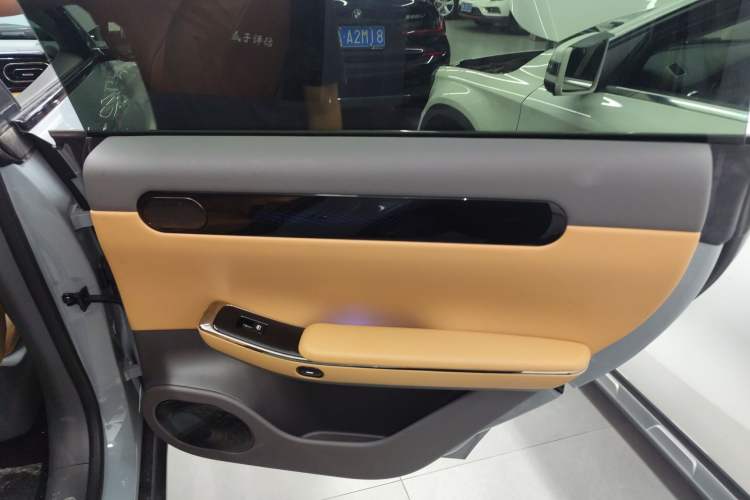 Used Leapmotor C01 2024 Range-Extended 316 Deluxe Edition Right Rear Door Interior