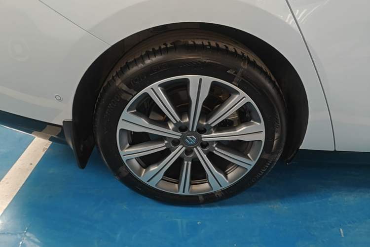 Used Leapmotor C01 2024 Range-Extended 216 Luxury Edition Right Rear Wheel Hub