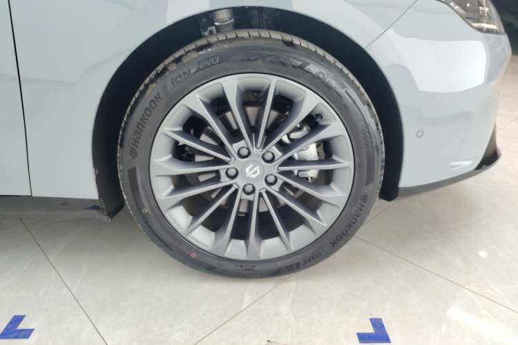 Used Leapmotor C01 2024 Range-Extended 316 Deluxe Edition Right Rear Wheel Hub