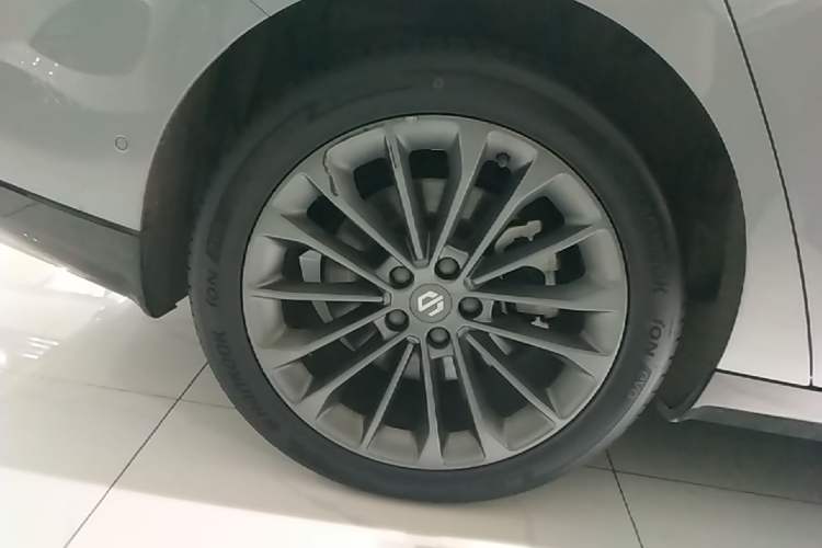Used Leapmotor C01 2024 Pure Electric 525 Luxury Edition Right Rear Wheel Hub
