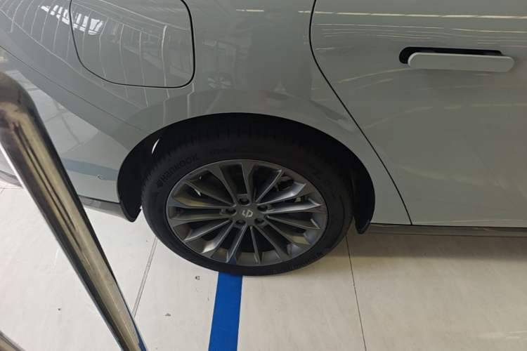 Used Leapmotor C01 2024 Range-Extended 316 Deluxe Edition Right Rear Wheel Hub