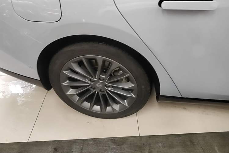 Used Leapmotor C01 2024 Pure Electric 525 Luxury Edition Right Rear Wheel Hub