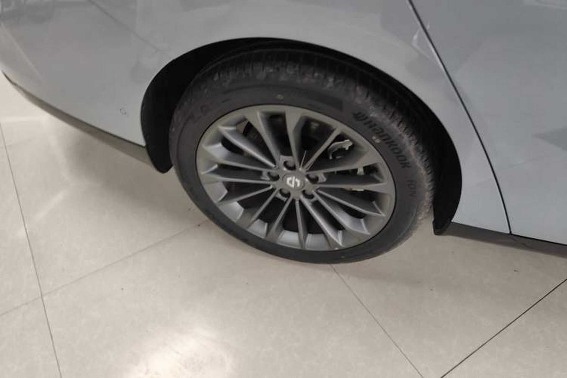 Used Leapmotor C01 2024 Range-Extended 216 Luxury Edition Right Rear Wheel Hub
