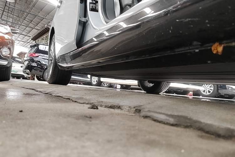 Used Leapmotor C01 2024 Pure Electric 525 Luxury Edition Right Side Sill