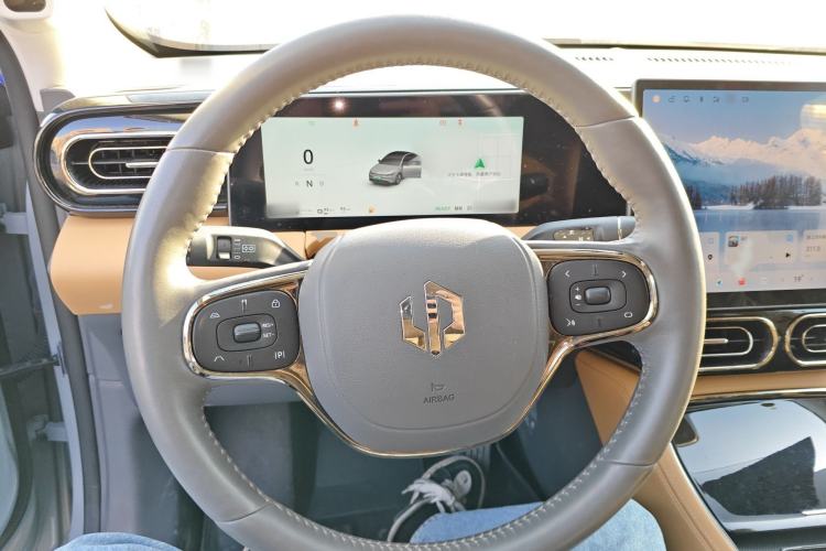 Used Leapmotor C01 2024 Range-Extended 316 Deluxe Edition Steering Wheel