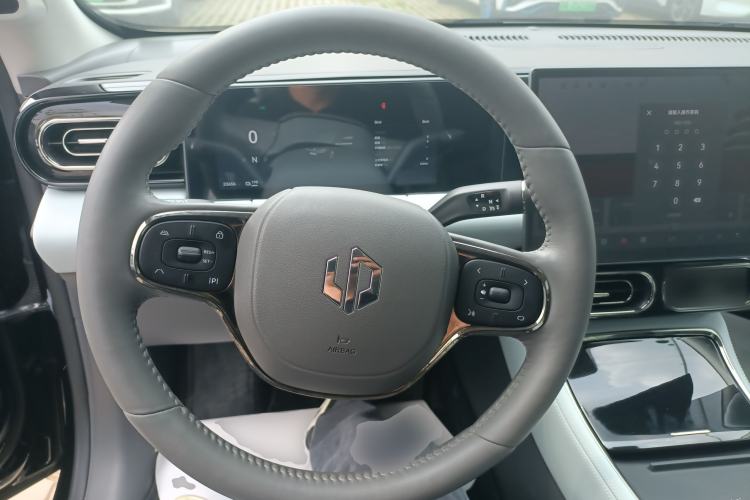 Used Leapmotor C01 2024 All-Electric 625 Deluxe Edition Steering Wheel