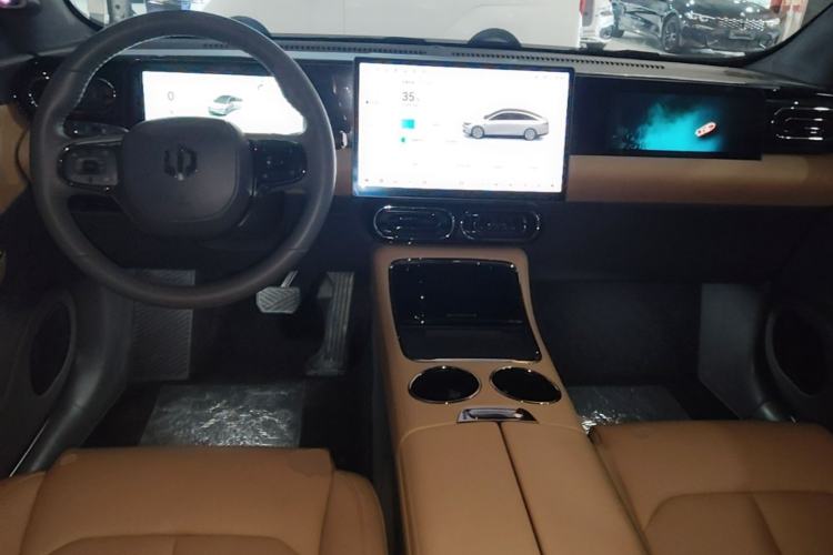 Used Leapmotor C01 2024 Pure Electric 525 Luxury Edition Center Console