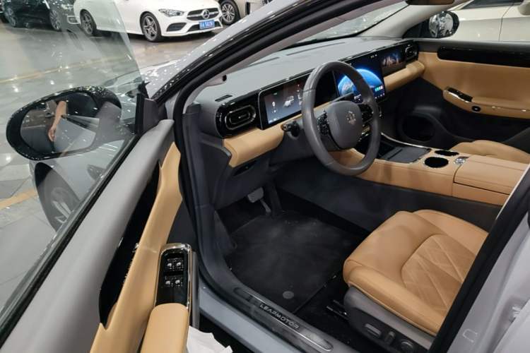 Used Leapmotor C01 2024 Pure Electric 525 Luxury Edition Driver Seat