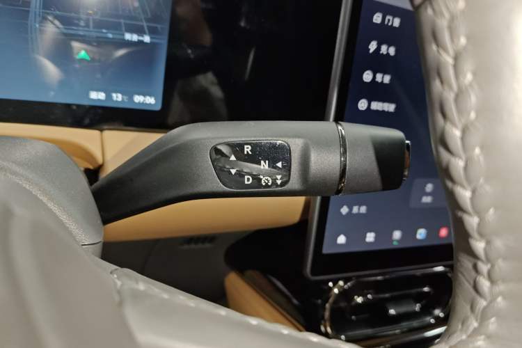 Used Leapmotor C01 2024 Pure Electric 525 Luxury Edition Gear Lever