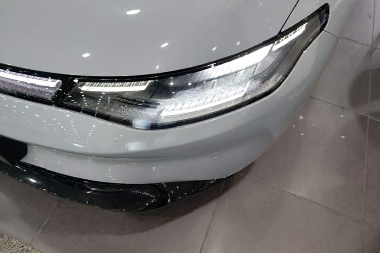 Used Leapmotor C01 2024 Pure Electric 525 Luxury Edition Left Front Headlight