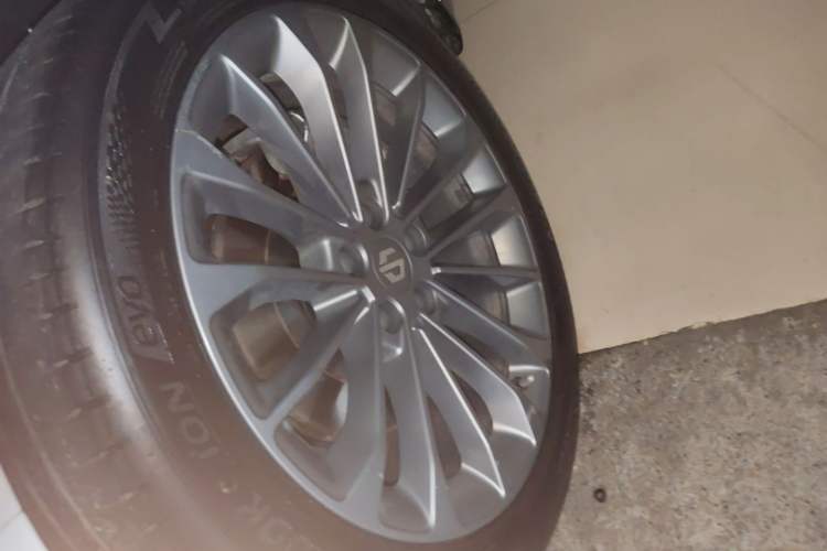 Used Leapmotor C01 2024 Pure Electric 525 Luxury Edition Left Front Wheel Hub