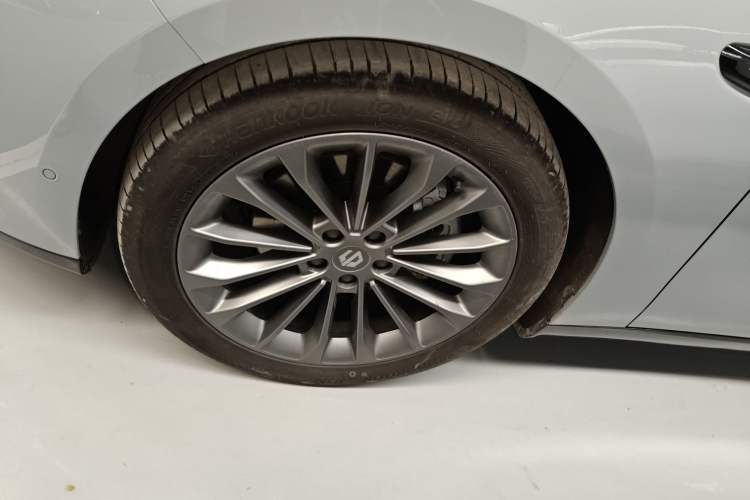 Used Leapmotor C01 2024 Pure Electric 525 Luxury Edition Left Front Wheel Hub