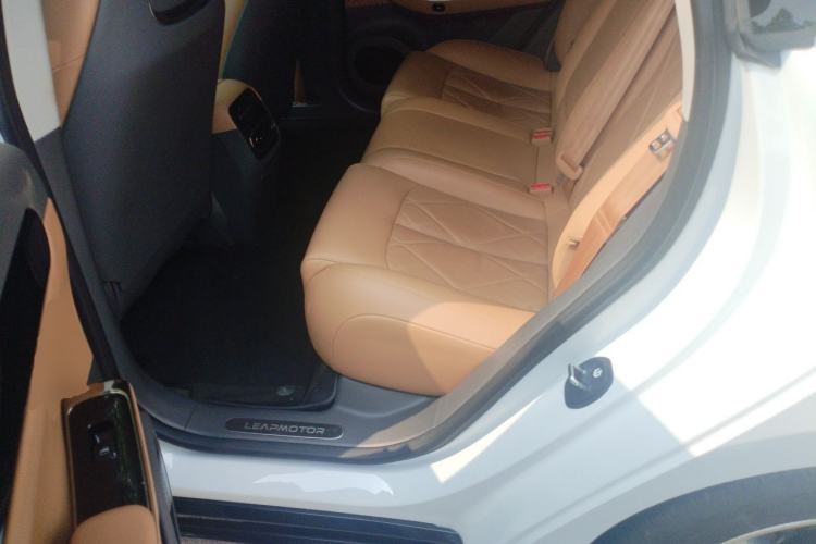 Used Leapmotor C01 2024 Pure Electric 525 Luxury Edition Left Rear Seat