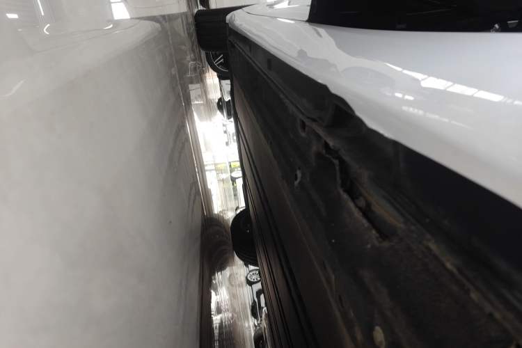 Used Leapmotor C01 2024 Pure Electric 525 Smart Drive Edition Left Side Sill