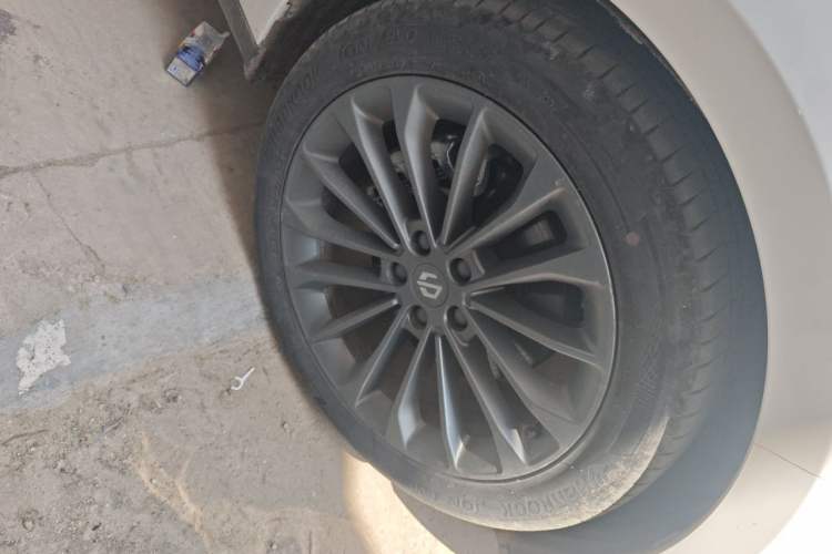 Used Leapmotor C01 2024 Pure Electric 525 Luxury Edition Right Front Wheel Hub