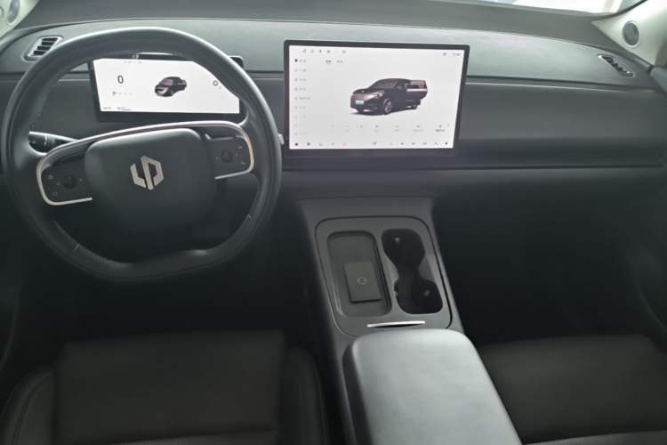 Used Leapmotor C10 2024 530 Smart Edition Center Console