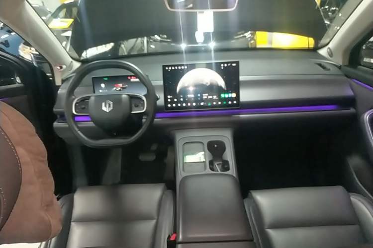 Used Leapmotor C10 2024 530 Smart Edition Center Console