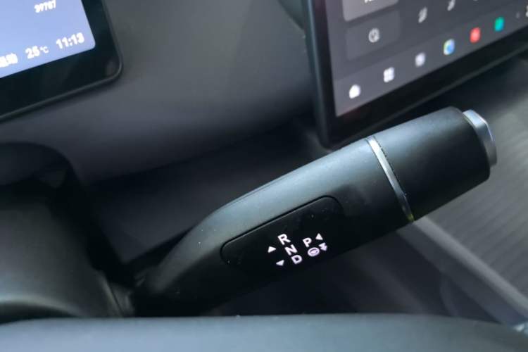 Used Leapmotor C10 2024 410 Comfort Edition Gear Lever