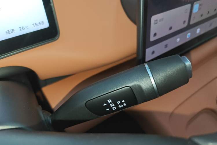 Used Leapmotor C10 2024 530 Smart Edition Gear Lever