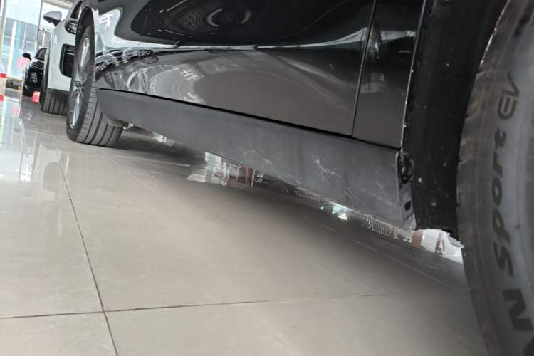 Used Leapmotor C10 2024 530 Smart Edition Right Side Sill